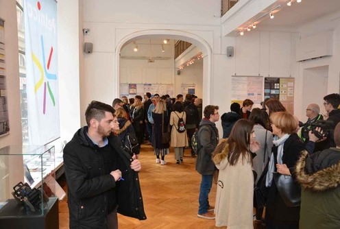 Izložbu Korak u nauku u galeriji nauke i tehnike  (foto: www.petnica.rs)