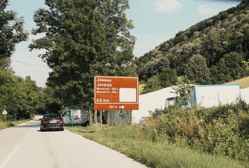 Postavljena šatra u Jovanji (foto: Đorđe Đoković)