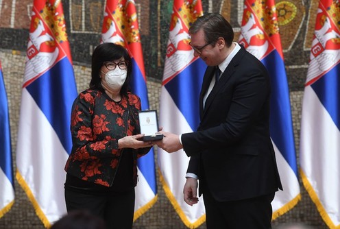 Vučić uručio priznanje dr Arsenijević (foto: Predsedništvo Srbije/Dimitrije Gol)