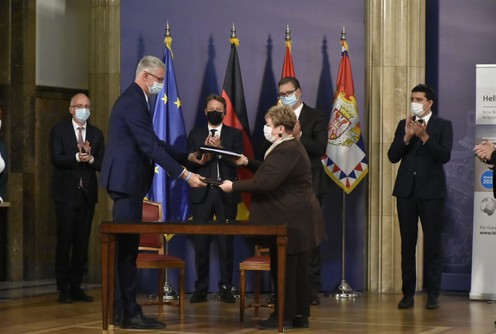 Vlada Srbije i Bizerba potpisali ugovor (foto: www.valjevo.rs)