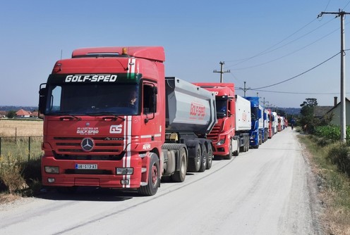 Blokada puta (foto: Milutin Rafailović)