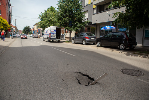 Rupa u Pantićevoj ulici (foto: DjordjeDjokovic)