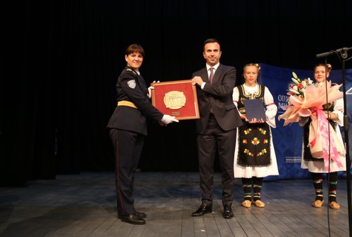 Zlatna plaketa za Mirjanu Milenković (foto: www.mionica.rs)