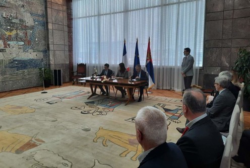 Potpisivanje ugovora (foto: www.valjevo.rs)