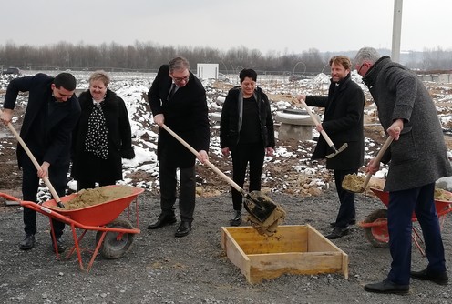 Polaganje kamen temeljca za Bizerbu (foto: Kolubarske.rs)