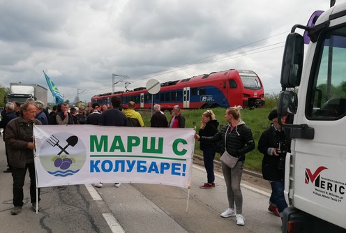 Blokada puta u Lukavcu (foto: Kolubarske.rs)