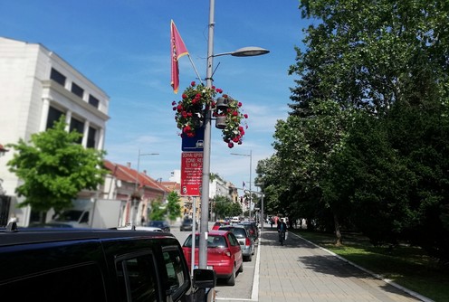 Parking u Karađorđevoj (foto: Kolubarske.rs)