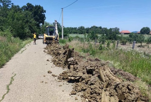 Klašnić dobija vodu (foto: www.mionica.rs)