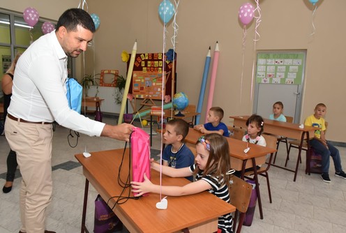 Gojković i prvaci (foto: www.valjevo.rs)