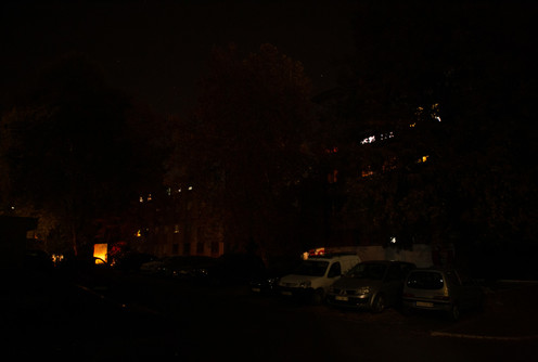 Neosvetljeni parking u Karađorđevoj ulici (foto: Đorđe Đoković)