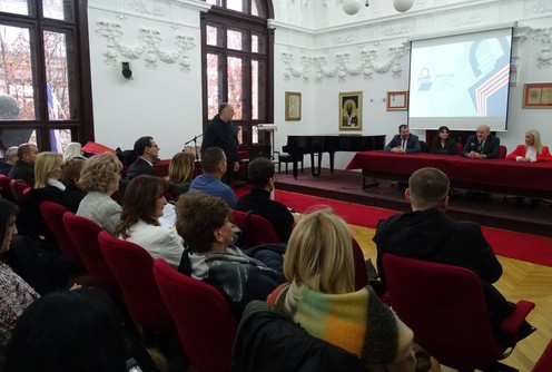 Predavanje u Gimnaziji (foto: Kolubarske.rs)