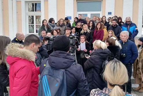 Protest kolektiva Medicinske (foto: Kolubarske.rs)