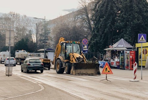 Kvar na vodovodnoj mreži u Karađorđevoj (foto: Đorđe Đoković)