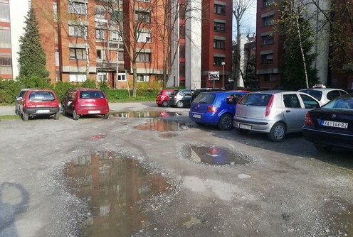 Parking u Kolubari 2 (foto: Kolubarske,rs)