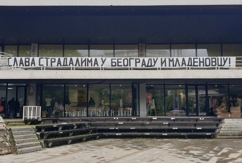 Transparent na Gradskom trgu u Valjevu (ilustracija) (foto: Kolubarske.rs)