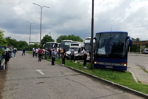 Polazak na miting u Beograd (foto: Kolubarske.rs)