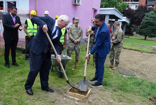 Hil i Gojković položili kamen temeljac (foto: Kolubarske.rs)