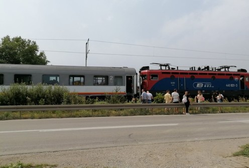 Nesreća na putnom prelazu (foto: Kolubarske.rs)