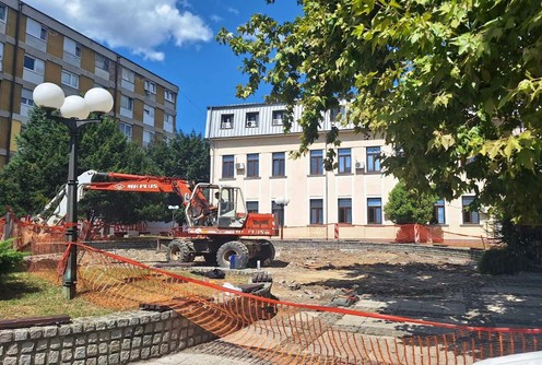 Radovi na terenu kod Gimnazije (foto: www.leparecvaljeva)