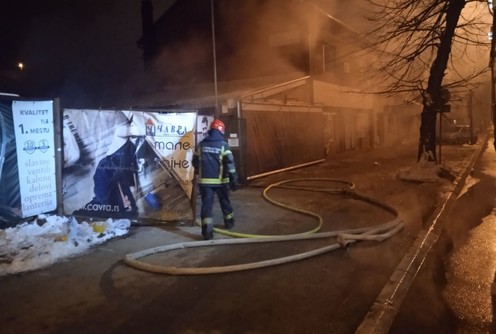 Gašenje požara u Gradcu (foto: Kolubarske.rs)