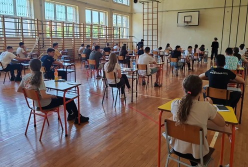 Polaganje završnog ispita za osmake (foto: Kolubarske.rs)