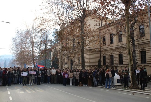Protest ginazijalaca (foto: Kolubarske.rs)