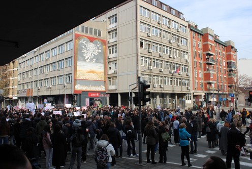 Srednjoškolci u centru Valjeva (foto: Kolubarske.rs)