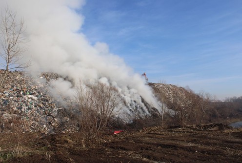 Požar na gradskoj deponiji (foto: Kolubarske.rs)
