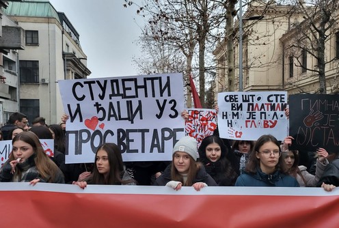 Protest ispred Valjevske gimnazije (foto: Kolubarske.rs)