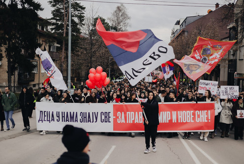 Srednjoškolci u protestnoj šetnji (foto: Đorđe Đoković)