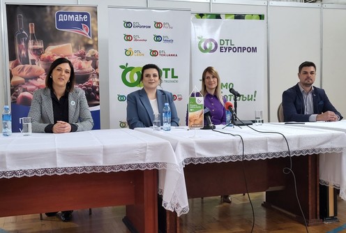 Ivana Rakić, Marina Miletić, Bojana Perić i Stefan Čvorović (foto: Kolubarske.rs)