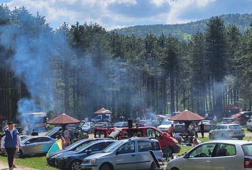 Prvi maj na Divčibarama (foto: Kolubarske.rs)