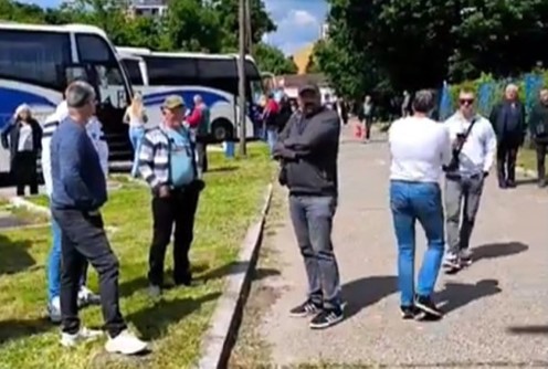 SNS aktivisti za Niš (foto: skrinšot)