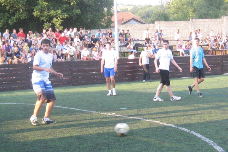 Turnir na mini pič terenu (foto: Dragan Savić)