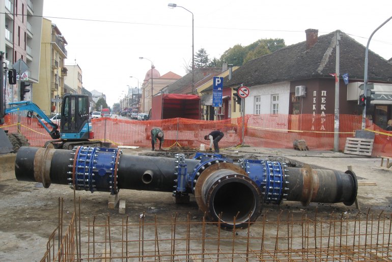 Radovi na uglu Karađorđeve i Du&scaron;anove (foto: Kolubarske.rs)