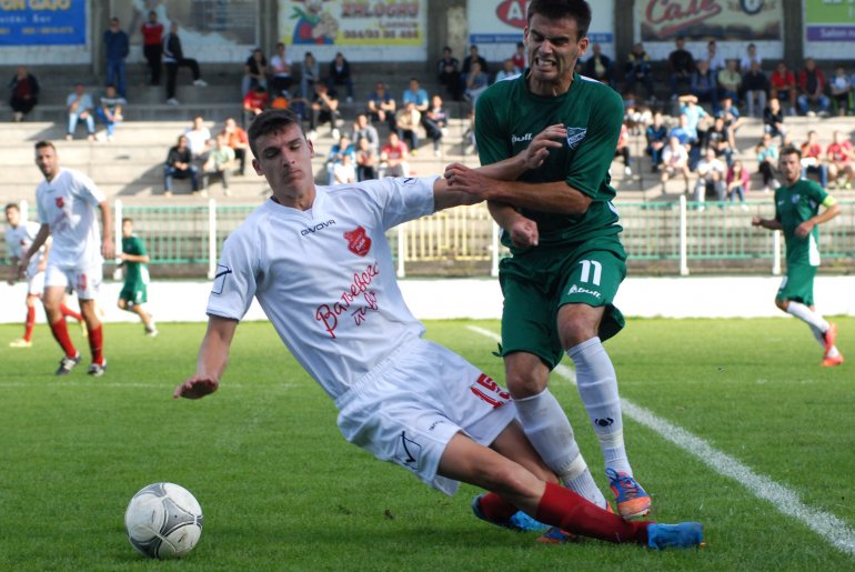 FK Loznica -FK Budućnost -Kru&scaron;ik (foto: B. Backović)