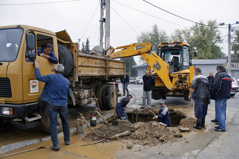 Ekipa Vodovoda na terenu (ilustracija) (foto: Đorđe Đoković)