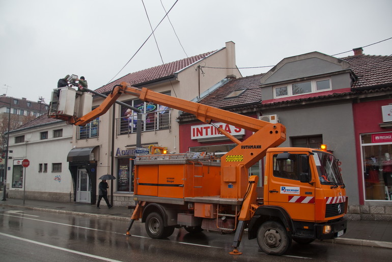 Postavljanje kamere u Sinđelićevoj (ilustracija) (foto: Đorđe Đoković)