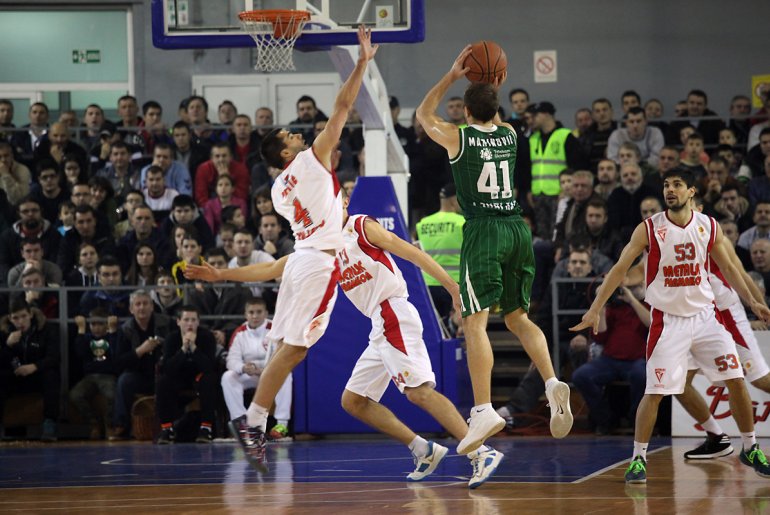 Šut Marinovića (foto: Đorđe Đoković)