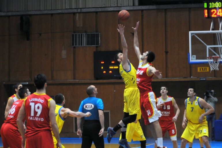 Duel Jevtovica  i Angelova  (foto: www.abaliga.com)