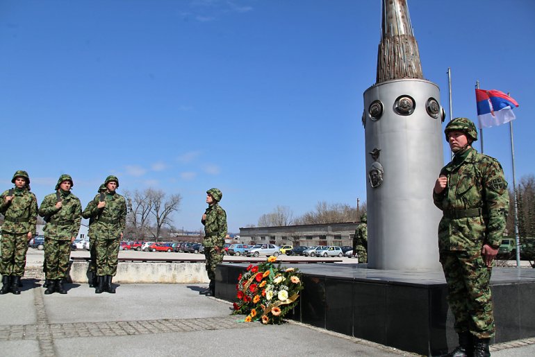 Spomenik pilotu Milenku Pavloviću (foto: Đorđe Đoković)