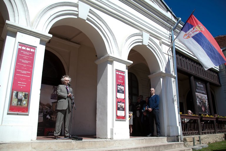 Ivan Tasovac otvara izložbu (foto: Đorđe Đoković)