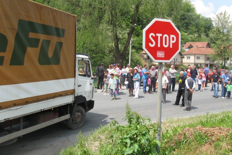 Stop - blokada (foto: Kolubarske.rs)