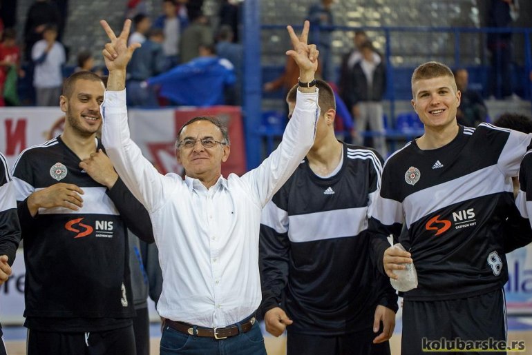 Boško Đukanović i košarkaši Partizana u Valjevu (foto: Đorđe Đoković)