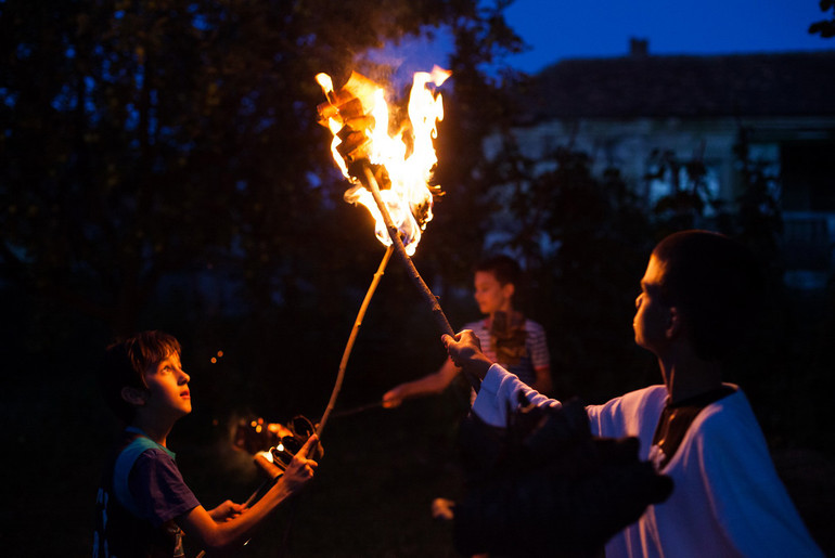 Paljenje lila (foto: Đorđe Đoković)