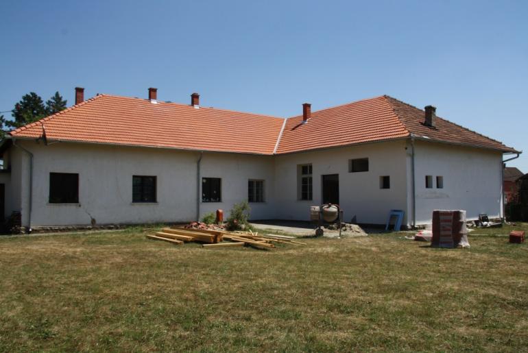 Škola u Lončaniku  (foto: Milovan Milovanović)