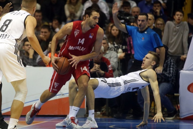 Jevtović  između Murića i Vrabca (foto: www.abaliga.com)