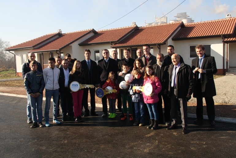 Donatori, ubski čelnici i vlasnici kuća (foto: Milovan Milovanović)