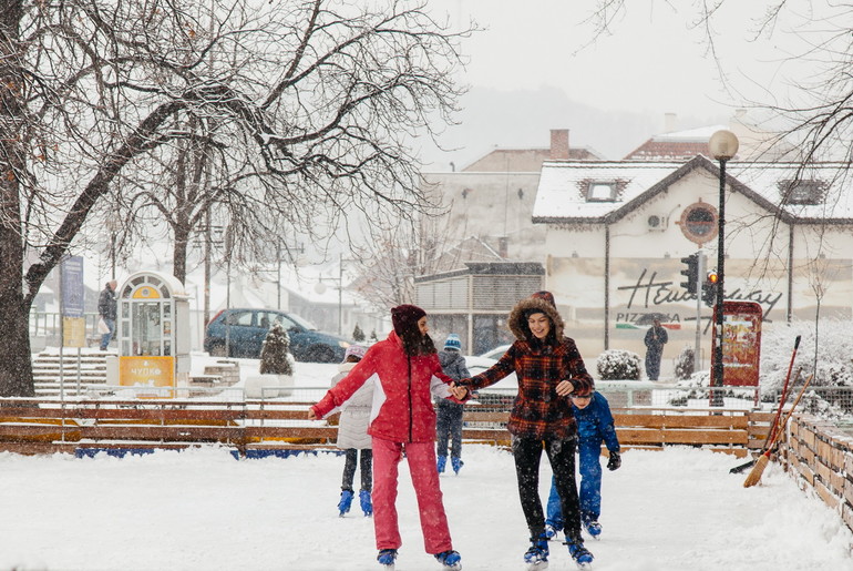 Klizalište u Valjevu (foto: Đorđe Đoković)