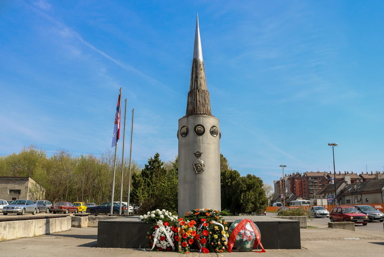 Spomenik pilotu Milenku Pavloviću  (foto: Đorđe Đoković)